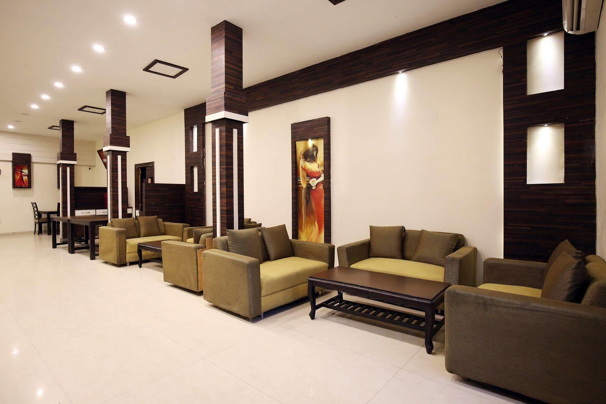 Mm Yellowuds Inn 3*